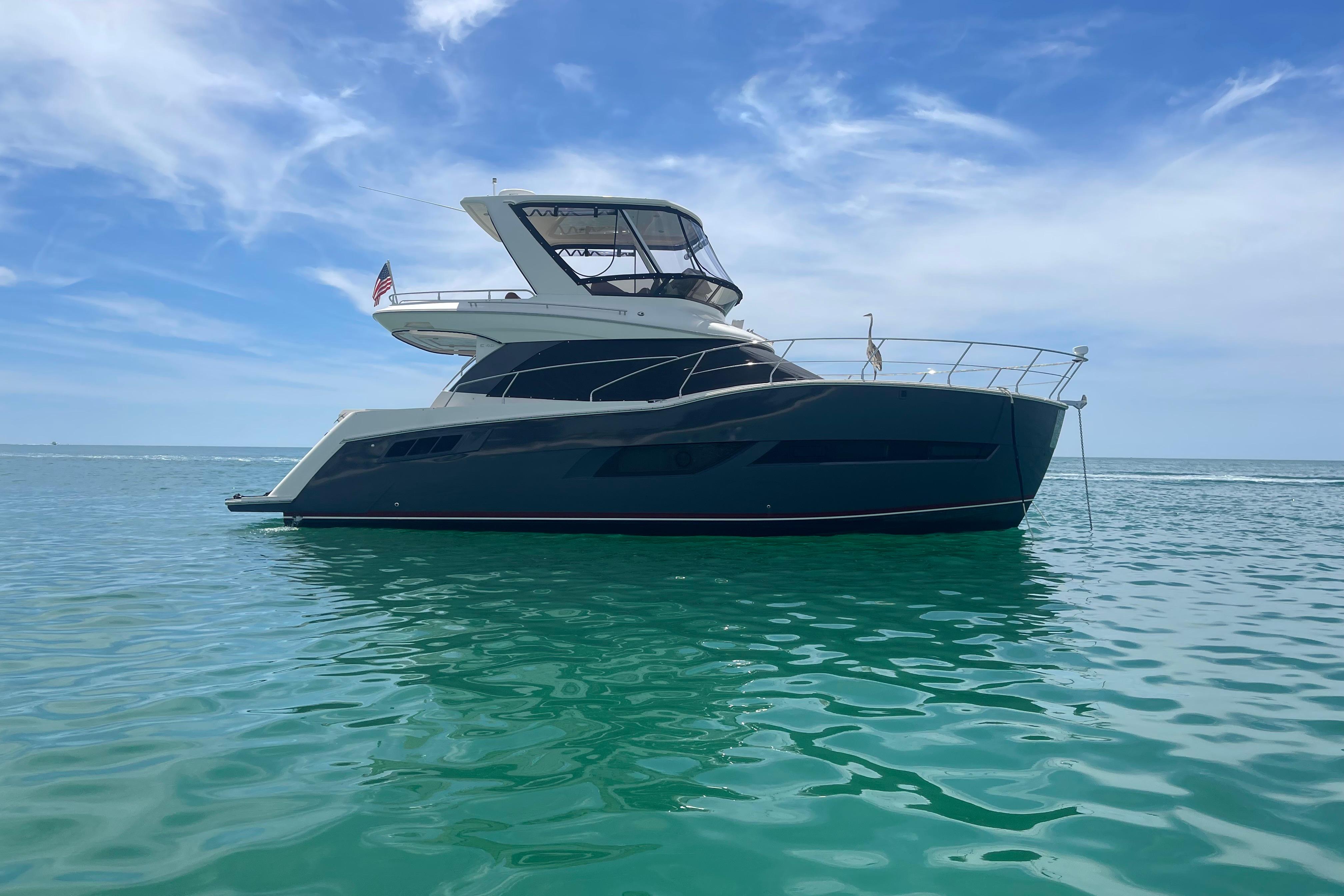 Carver 40 Command Bridge