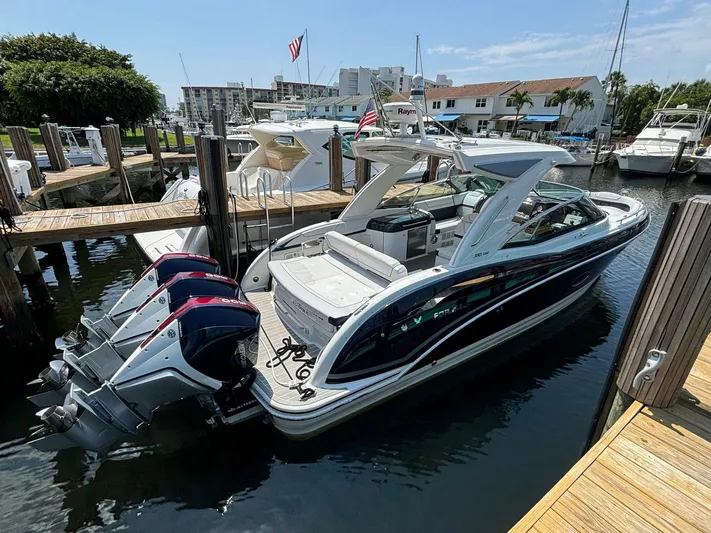  Yacht Photos Pics 2020-FORMULA-350-CBR