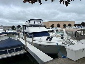 Carver 350 Aft Cabin
