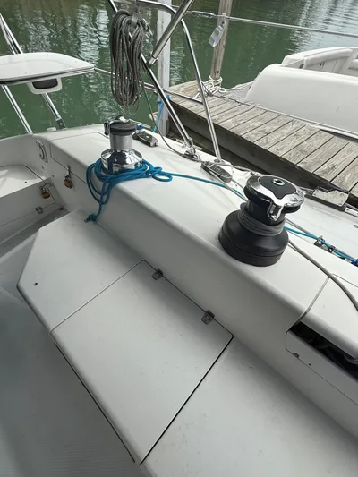 Windquest Yacht Photos Pics Cockpit of 2001 Catalina 42 MkII sailboat with winches and ropes.