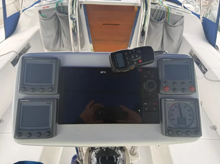 Windquest Yacht Photos Pics Control panel of a 2001 Catalina 42 MkII sailboat with navigation instruments.