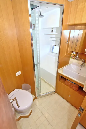 Wanderlust Yacht Photos Pics 