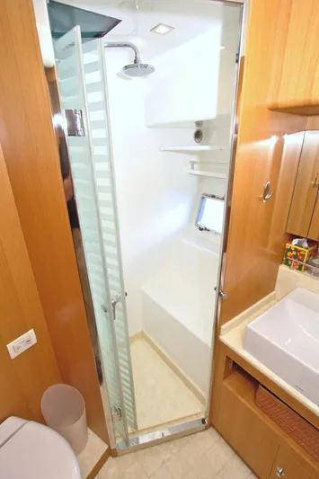 Wanderlust Yacht Photos Pics 