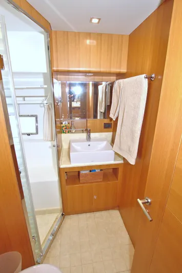 Wanderlust Yacht Photos Pics 