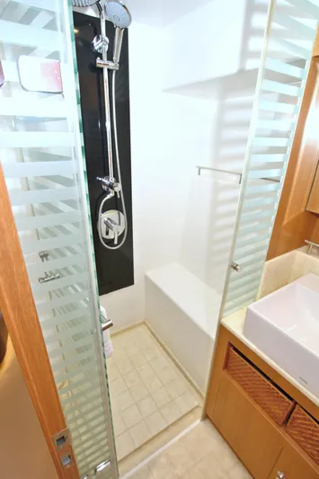 Wanderlust Yacht Photos Pics 