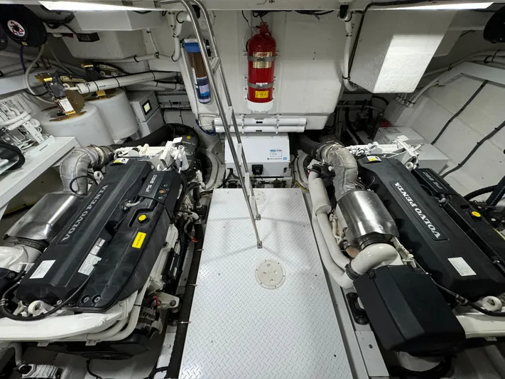 The 7 C's Yacht Photos Pics 