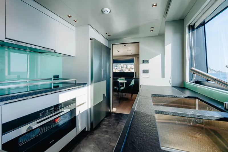 Sx88 Yacht Photos Pics 