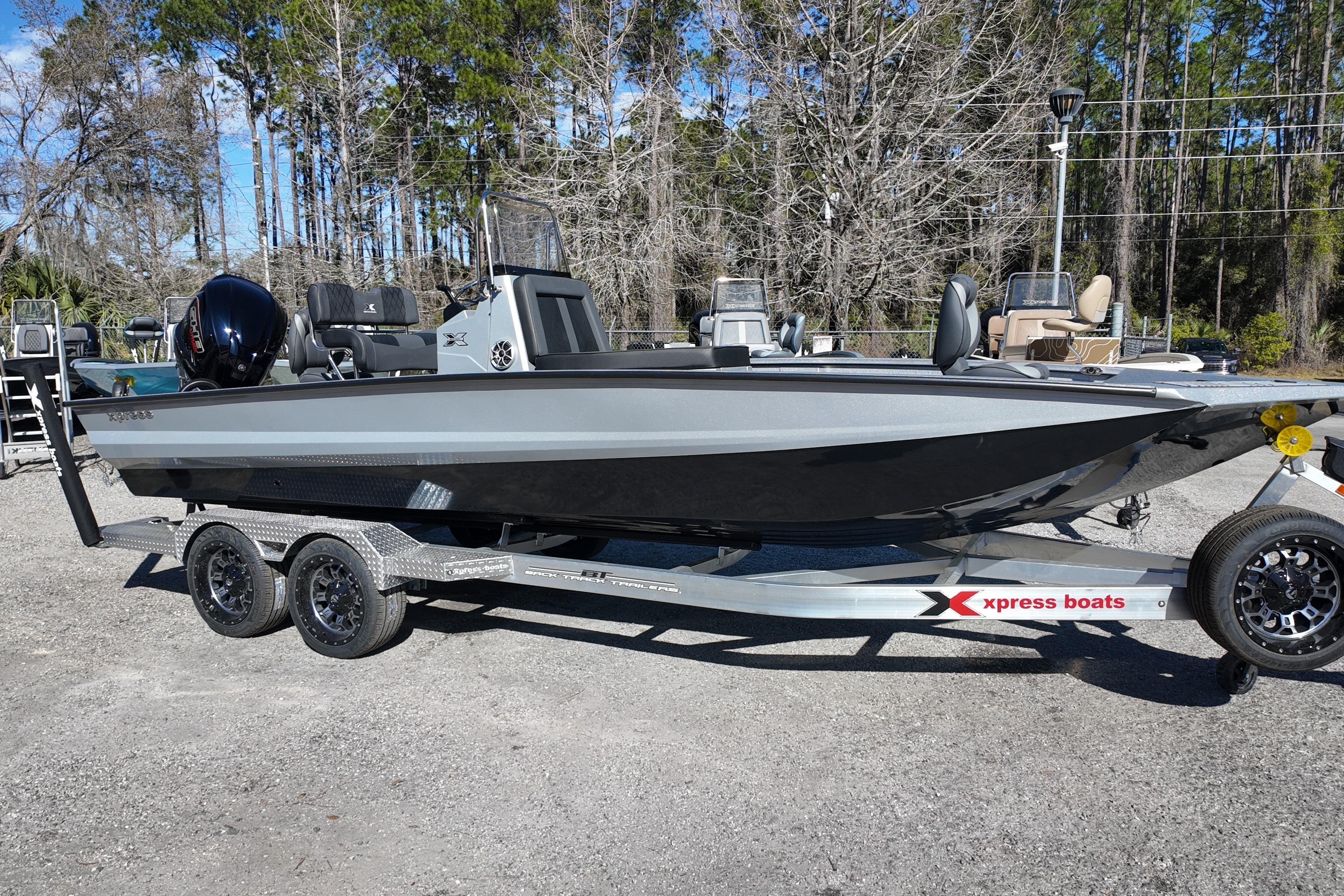 Xpress X23B Bay Lounge