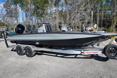 Xpress X23B Bay Lounge