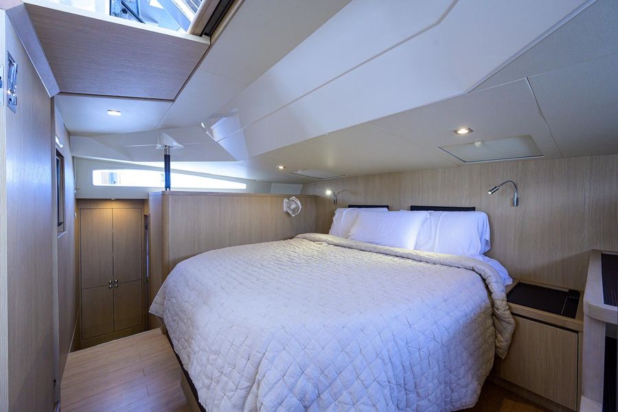 2021 Aquila 44 Yacht