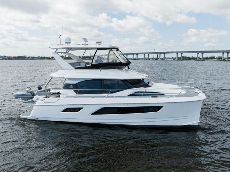 2021 Aquila 44 Yacht