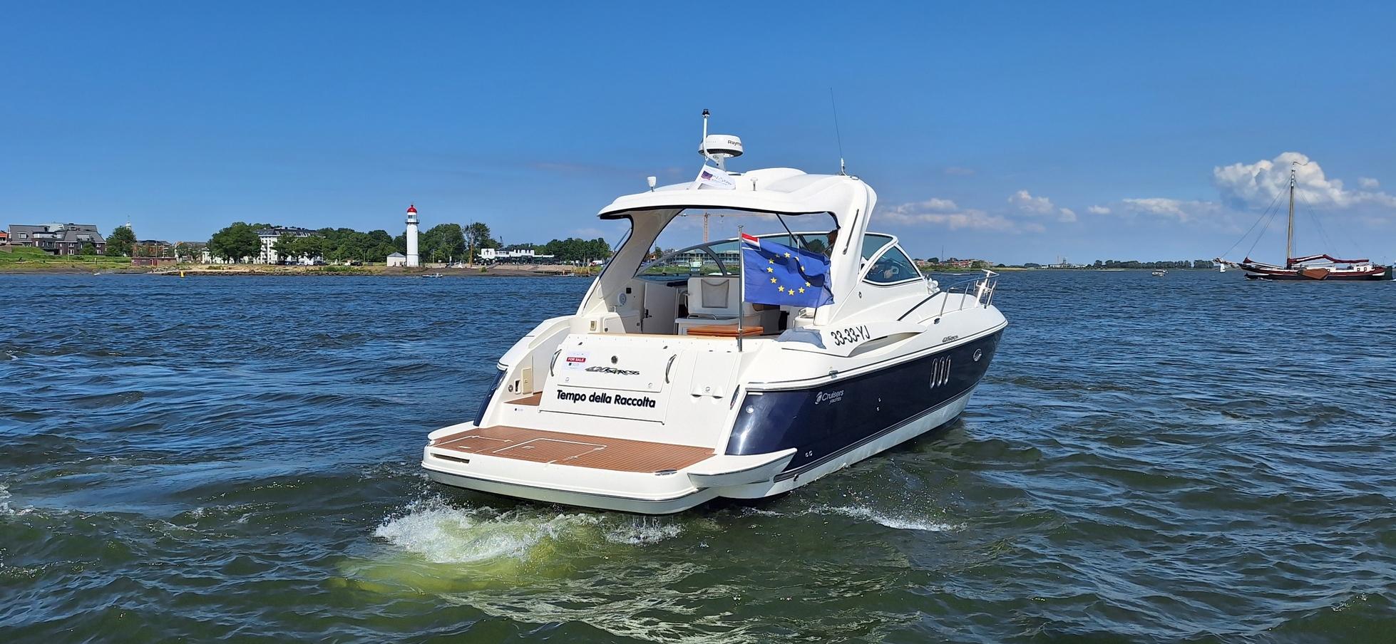 2007 Cruisers Yachts 420 Express