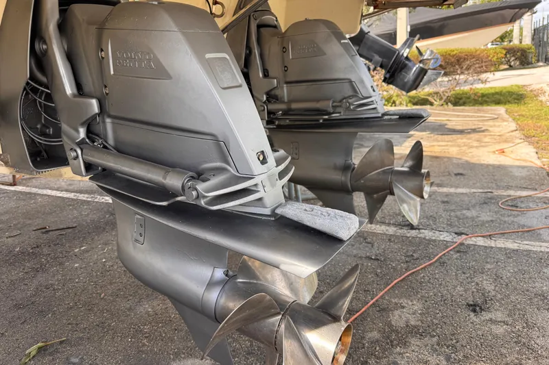  Yacht Photos Pics 2014 Chris-Craft Launch 28 with Volvo Penta outdrives, parked on concrete.