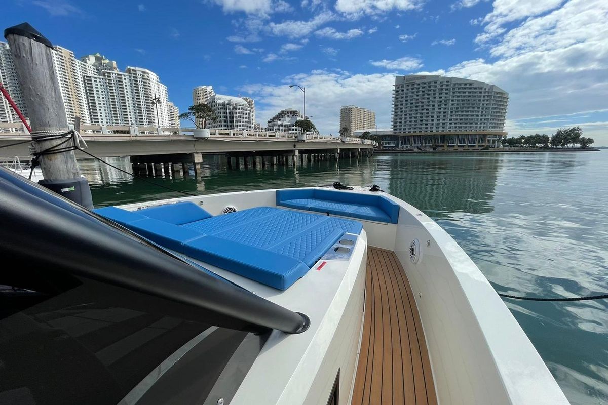 2021 De Antonio Yachts 42 