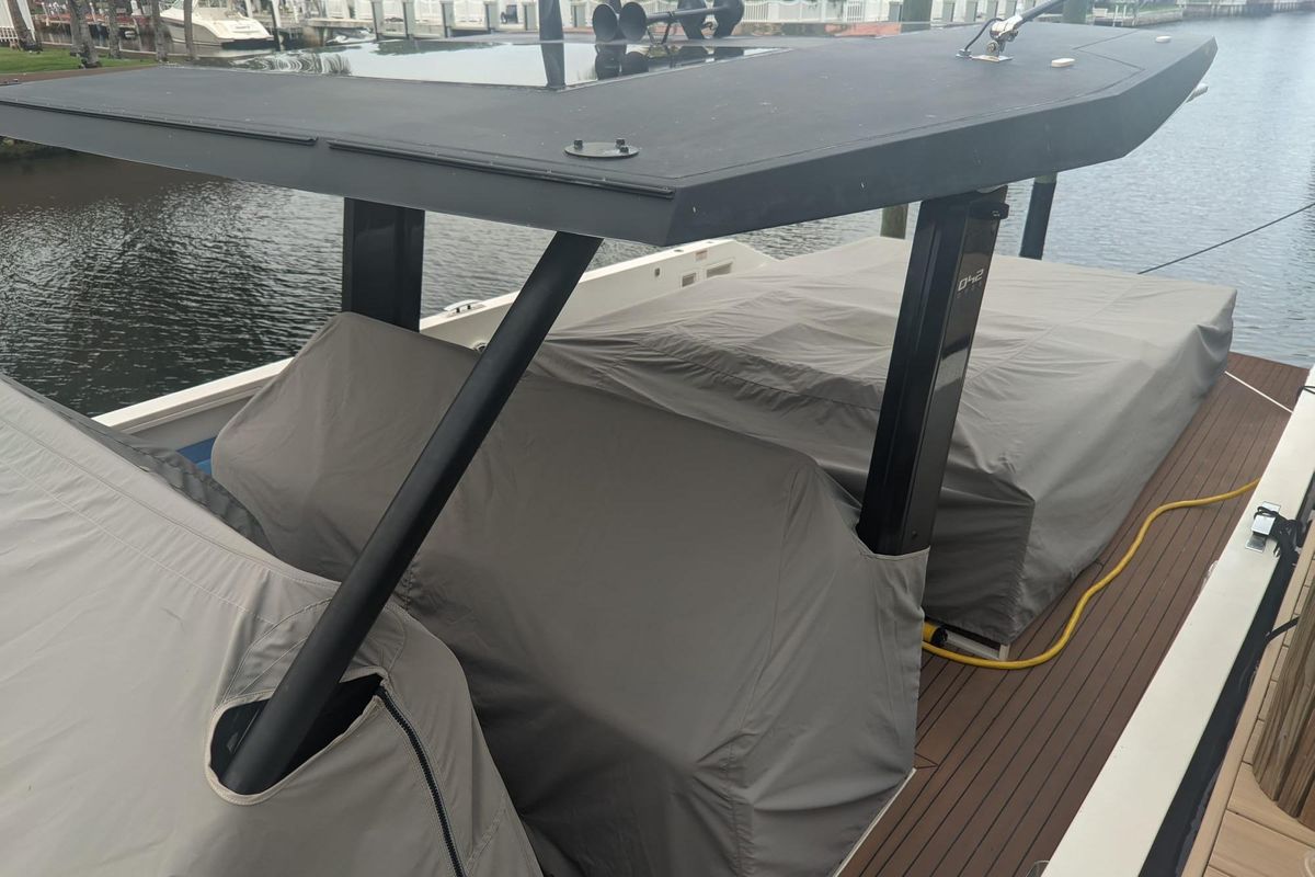 2021 De Antonio Yachts 42 