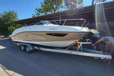 2022 Sea Ray 230 Sunsport