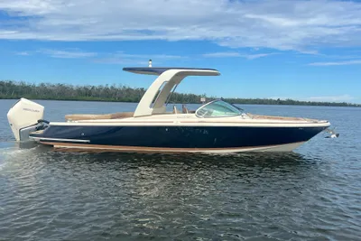 Chris-Craft Launch 25 GT