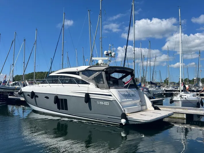 V52 Yacht Photos Pics 