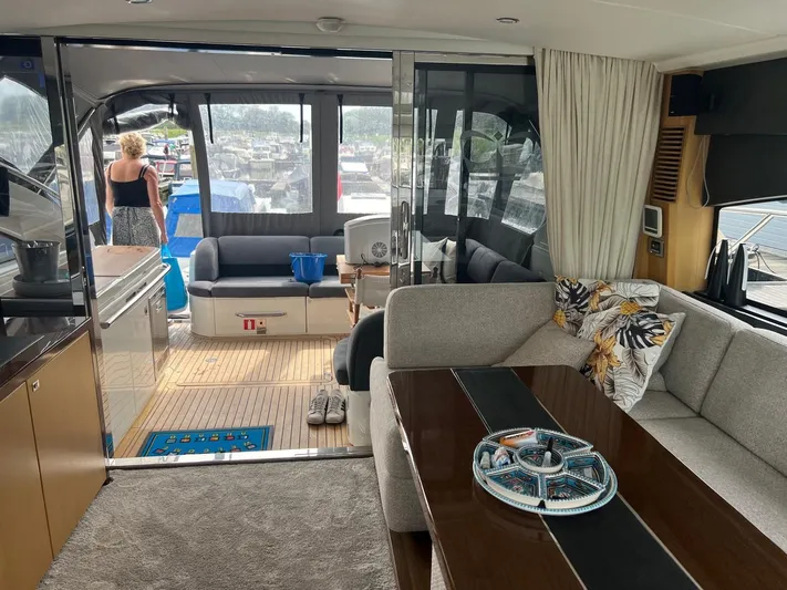 V52 Yacht Photos Pics 