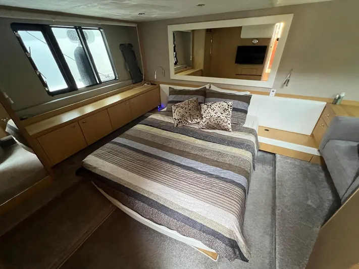 V52 Yacht Photos Pics 