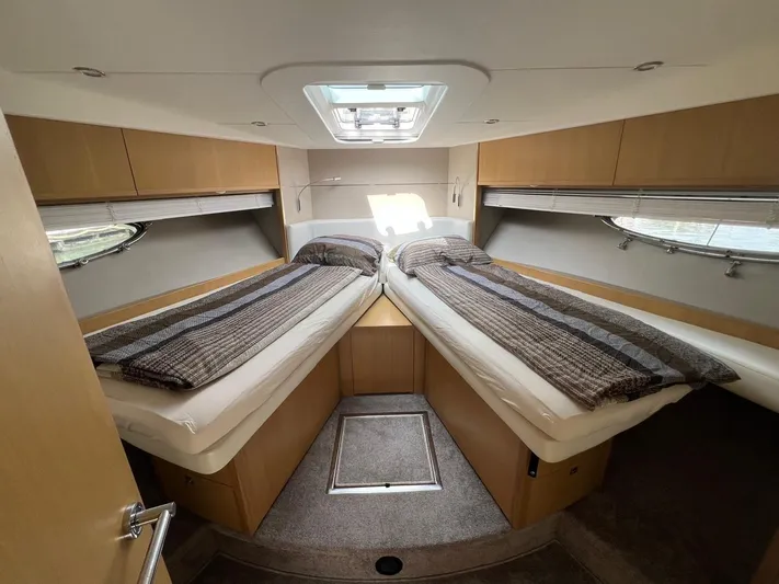 V52 Yacht Photos Pics 