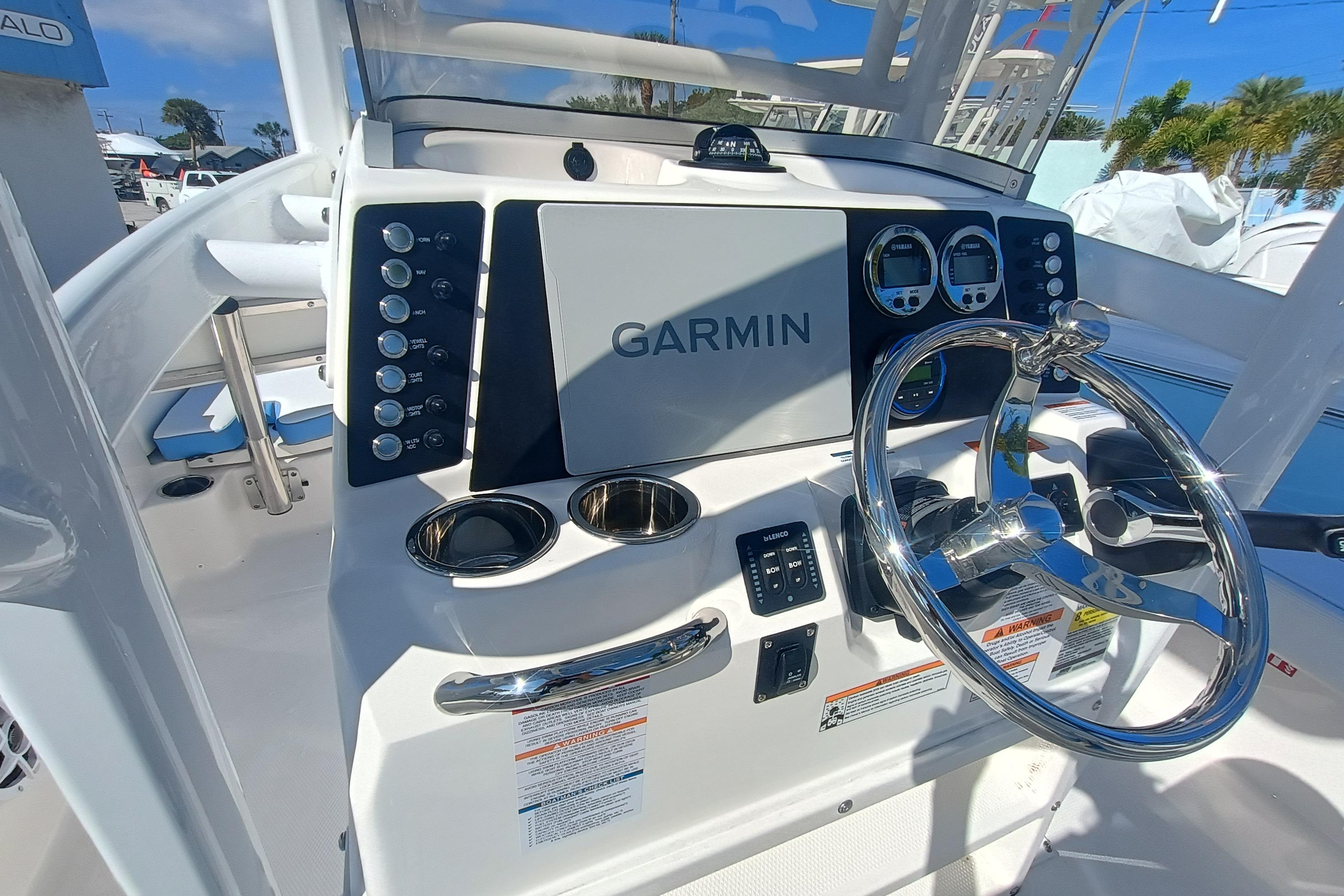 2026 Robalo 226 Cayman - Image 13