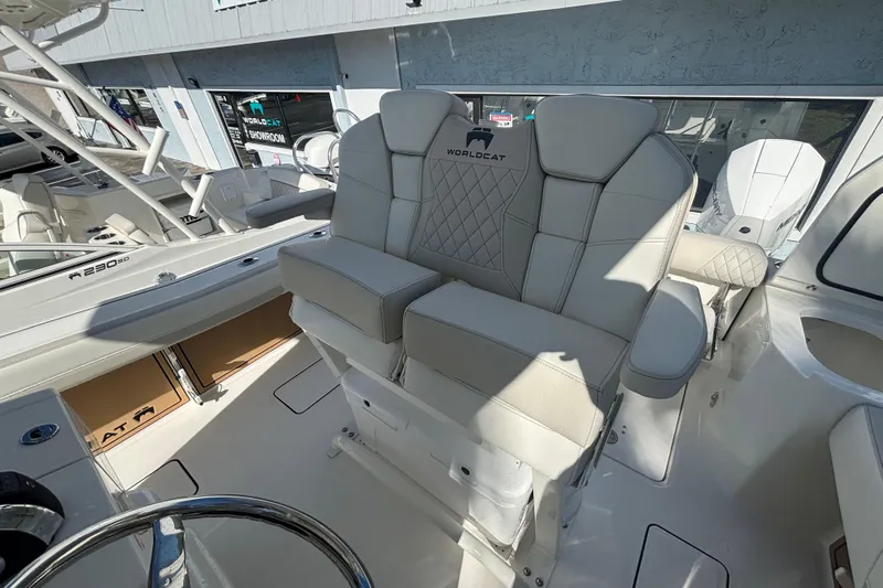  Yacht Photos Pics 2026 World Cat 265 CC-X boat interior with luxurious seating and modern design.