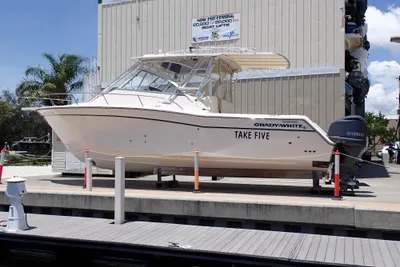 Grady-White Express 330