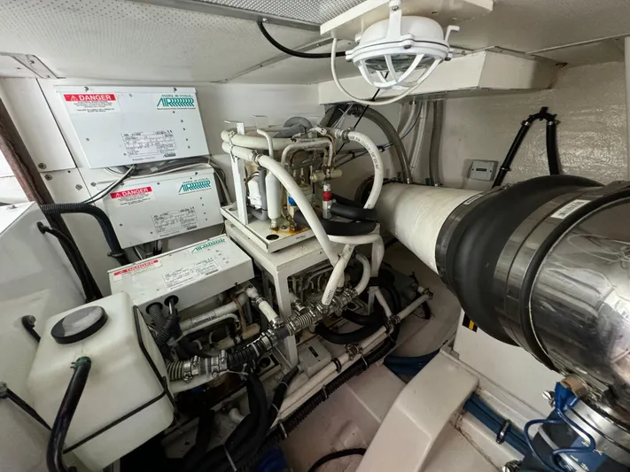 Hezitation Yacht Photos Pics 