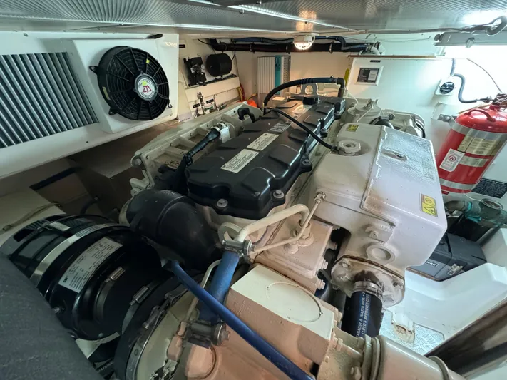 Hezitation Yacht Photos Pics 