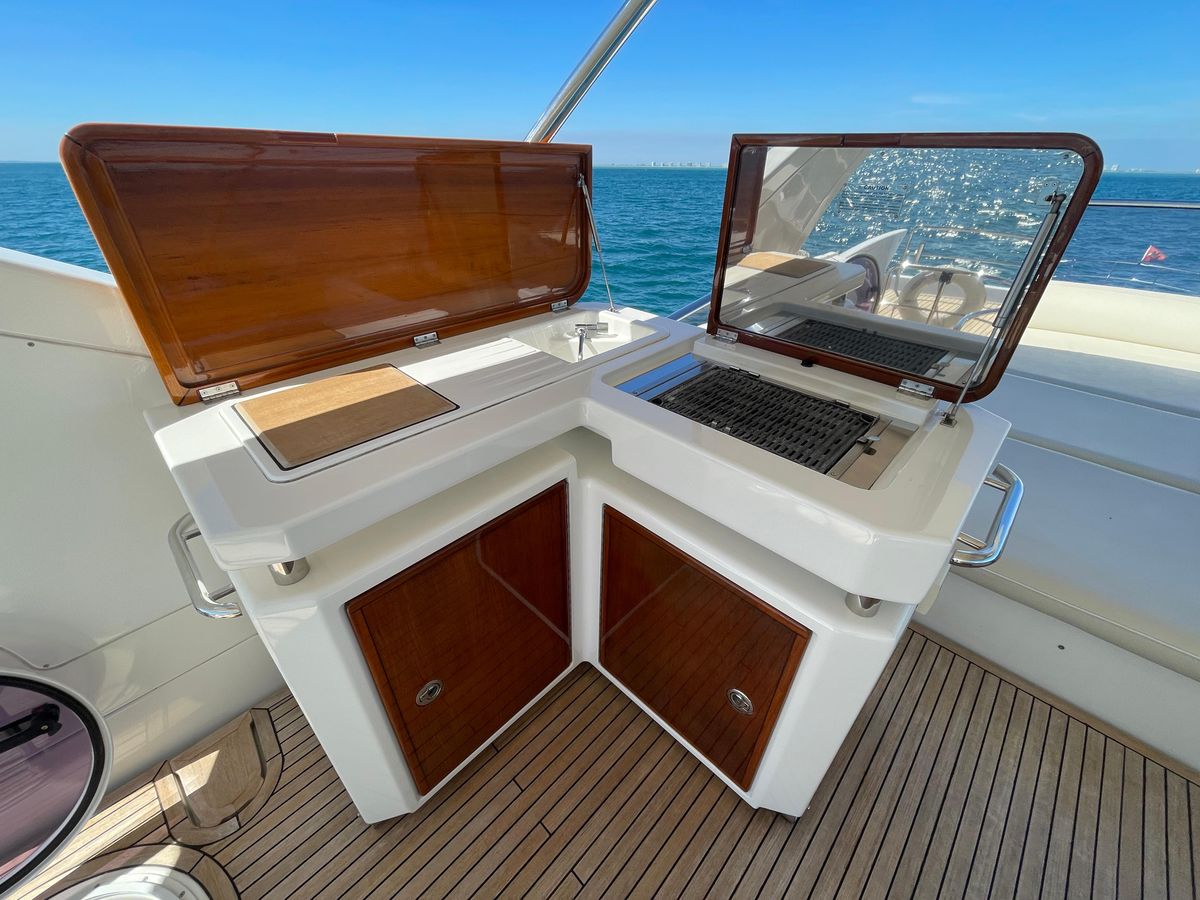 2014 Azimut 70 