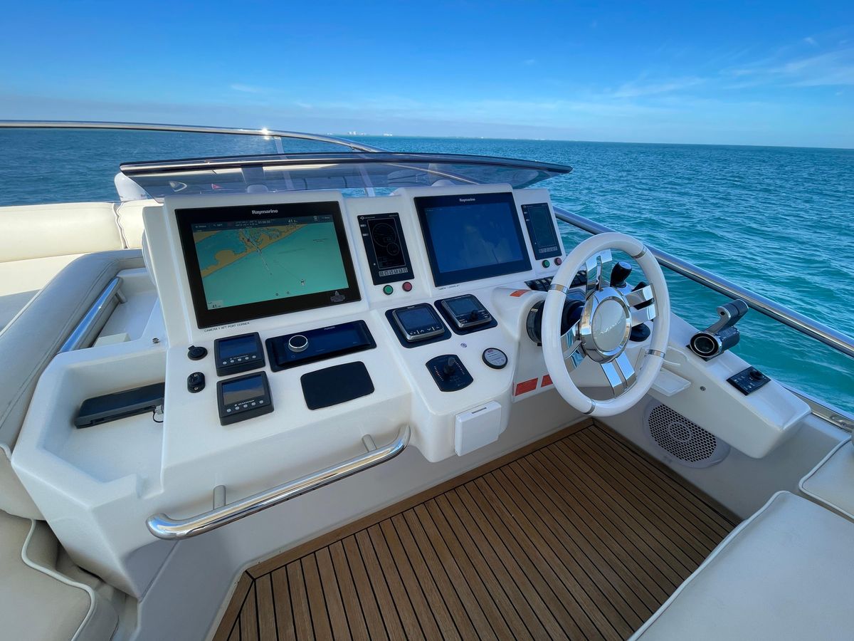 2014 Azimut 70 