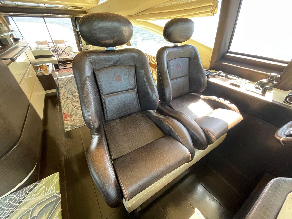2014 Azimut 70 