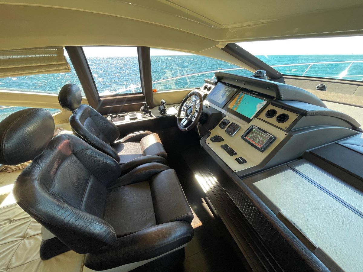 2014 Azimut 70 