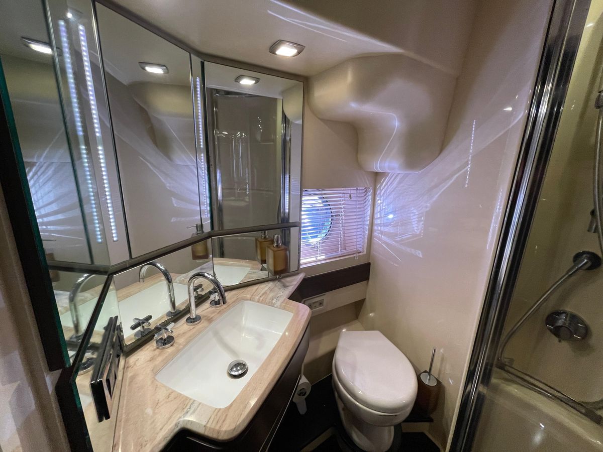 2014 Azimut 70 