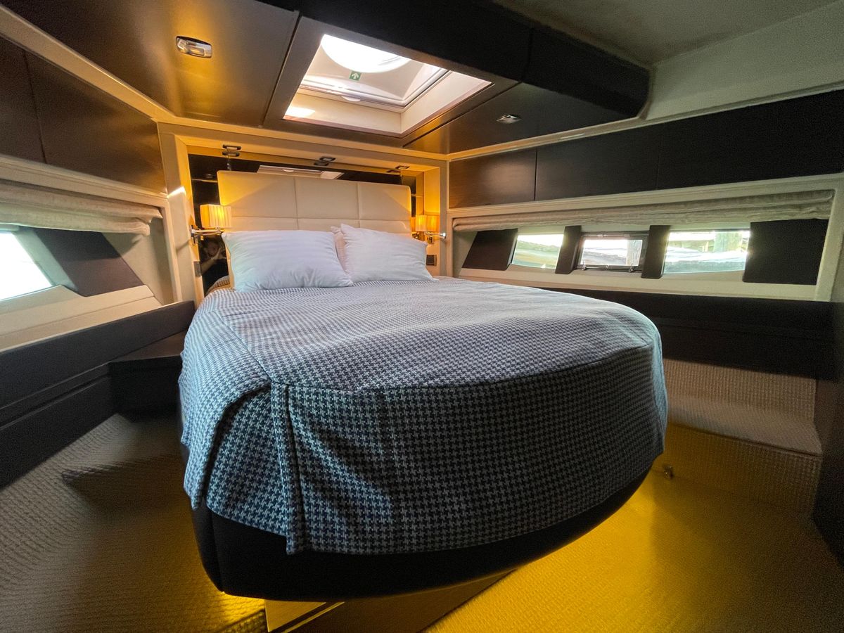 2014 Azimut 70 