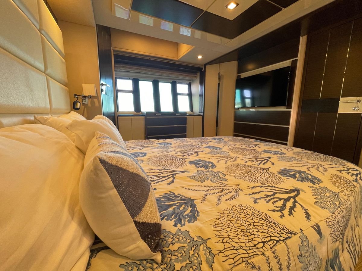 2014 Azimut 70 