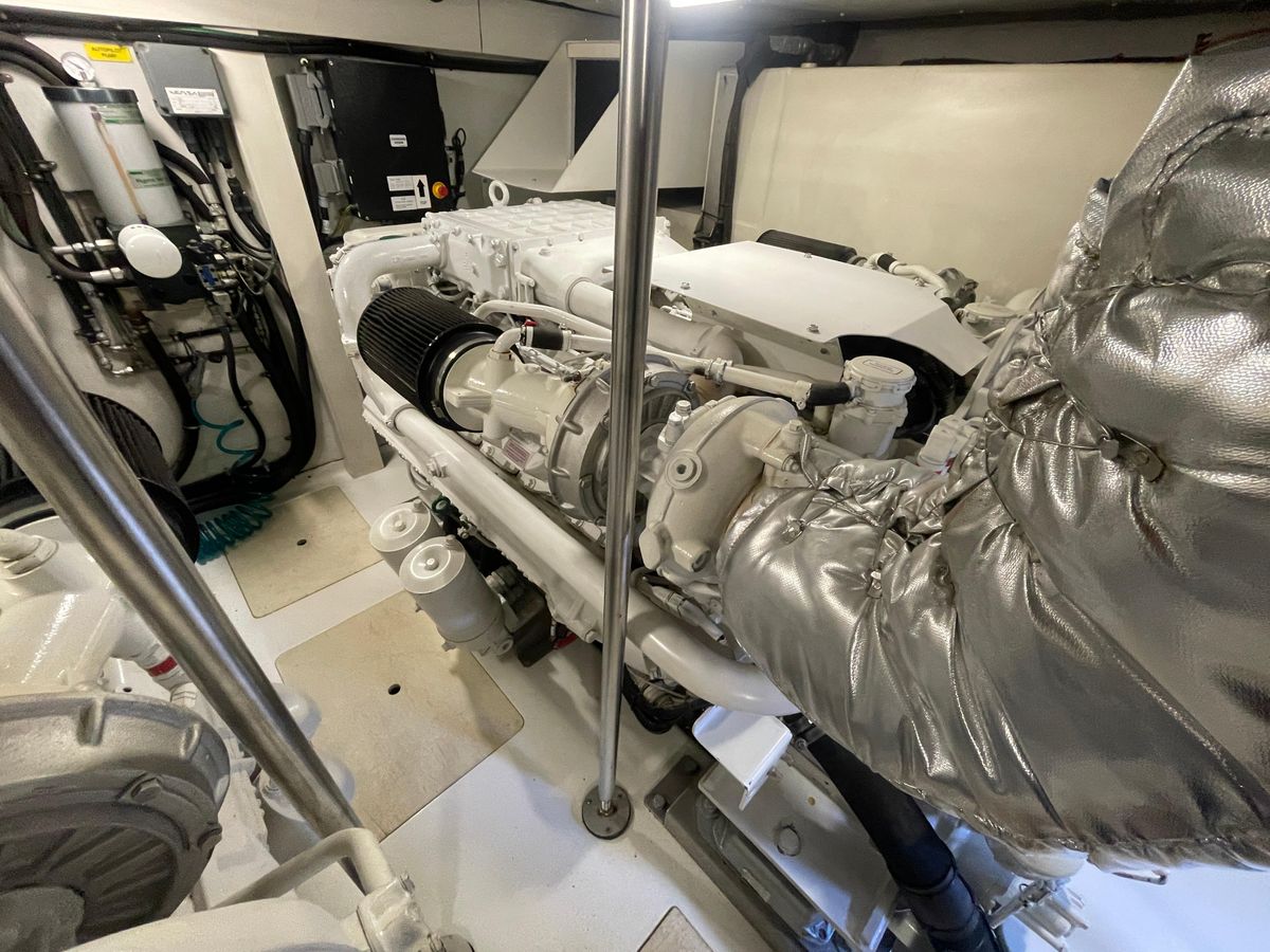 2014 Azimut 70 