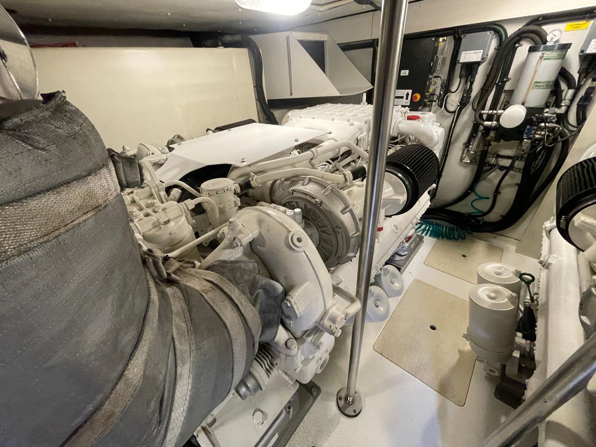 2014 Azimut 70 