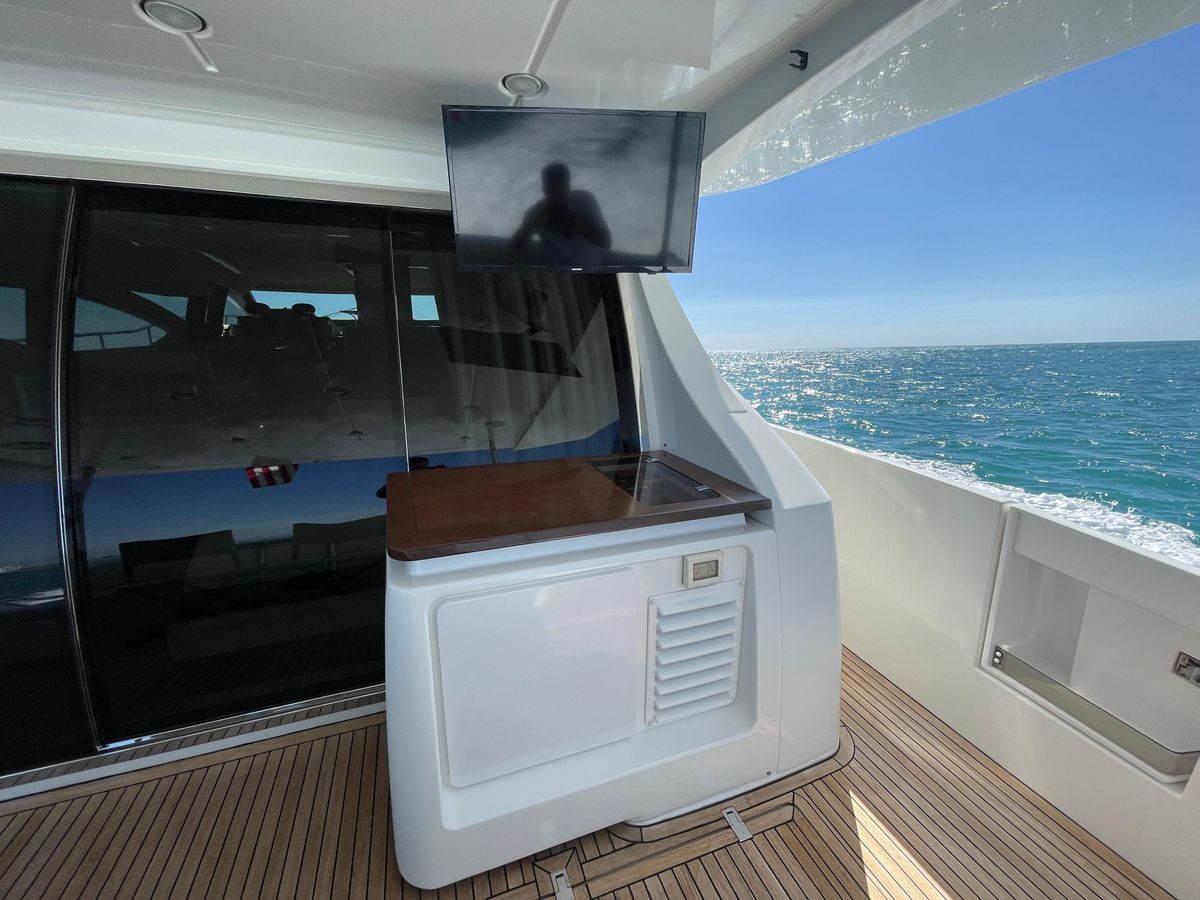 2014 Azimut 70 