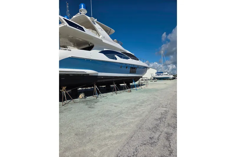 Emma Yacht Photos Pics Hull waxed 10-2025