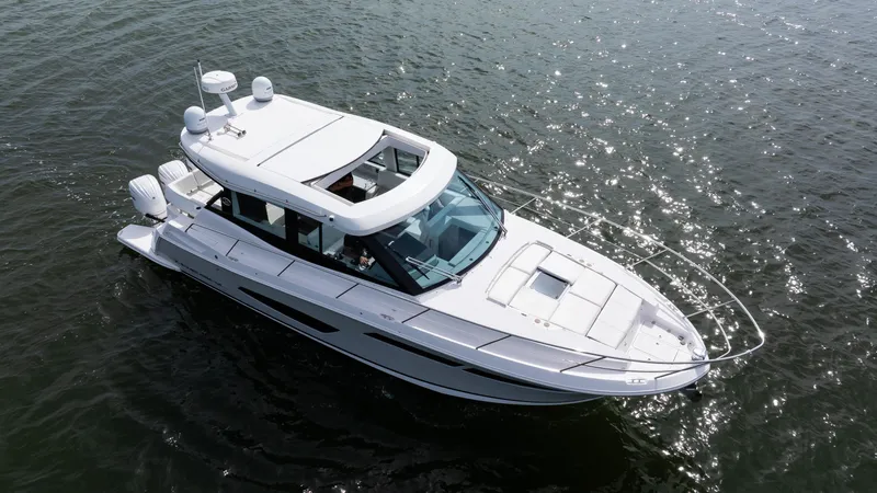 Lady G Yacht Photos Pics Regal XO 38 Lady G- Profile