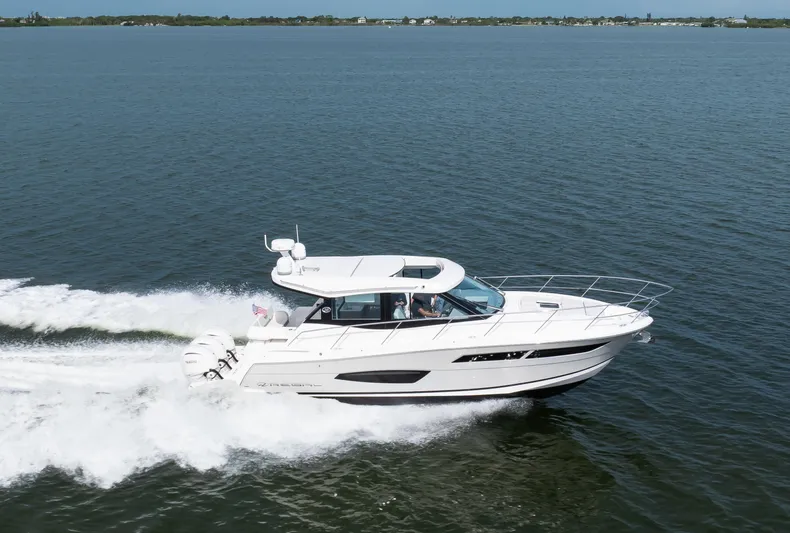 Lady G Yacht Photos Pics Regal XO 38 Lady G- Profile