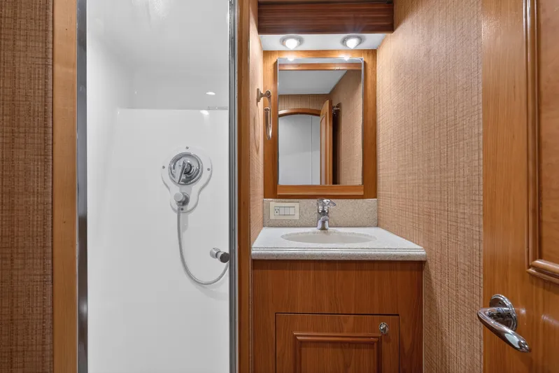 Cherin III Yacht Photos Pics Day head