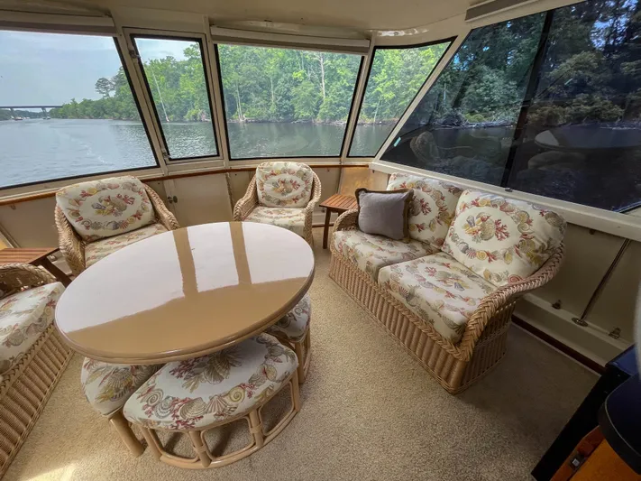 Starfire Yacht Photos Pics Fully enclosed aft deck w hard top