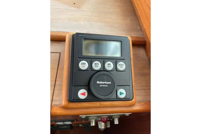 Daddy's Dream Yacht Photos Pics Autopilot control panel on 1991 Grand Banks 46 Motoryacht dashboard.