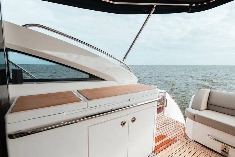 V52 Yacht Photos Pics 