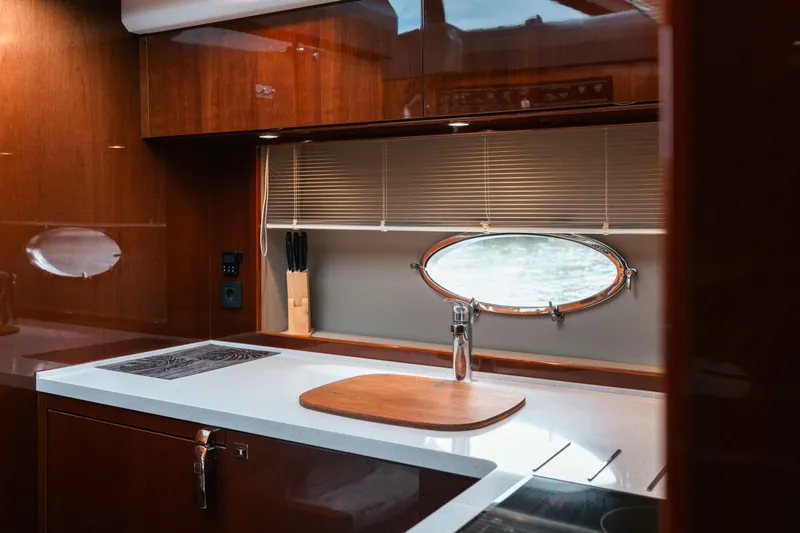 V52 Yacht Photos Pics 