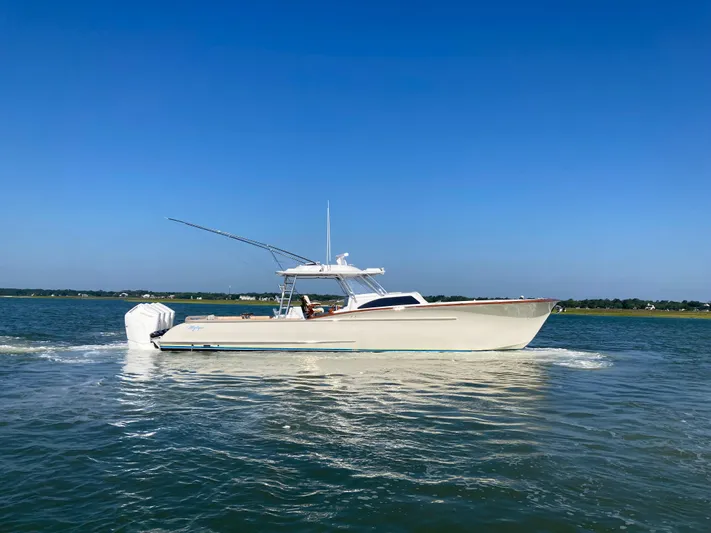 Mystique Yacht Photos Pics 