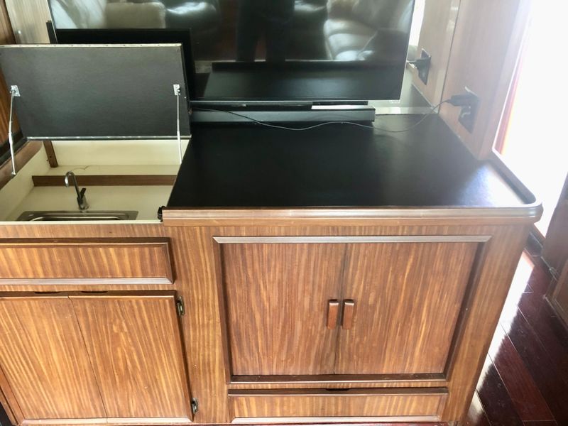 1985 Hatteras 53 Extended Deckhouse Motor Yacht
